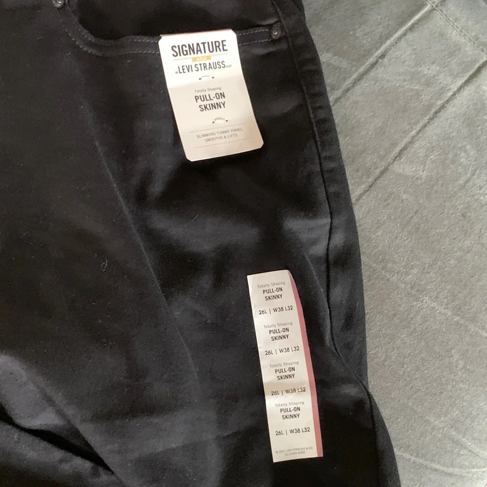 NWT Signature by Levi Strauss Women's Black Skinny Jeans - Picture 5 of 9